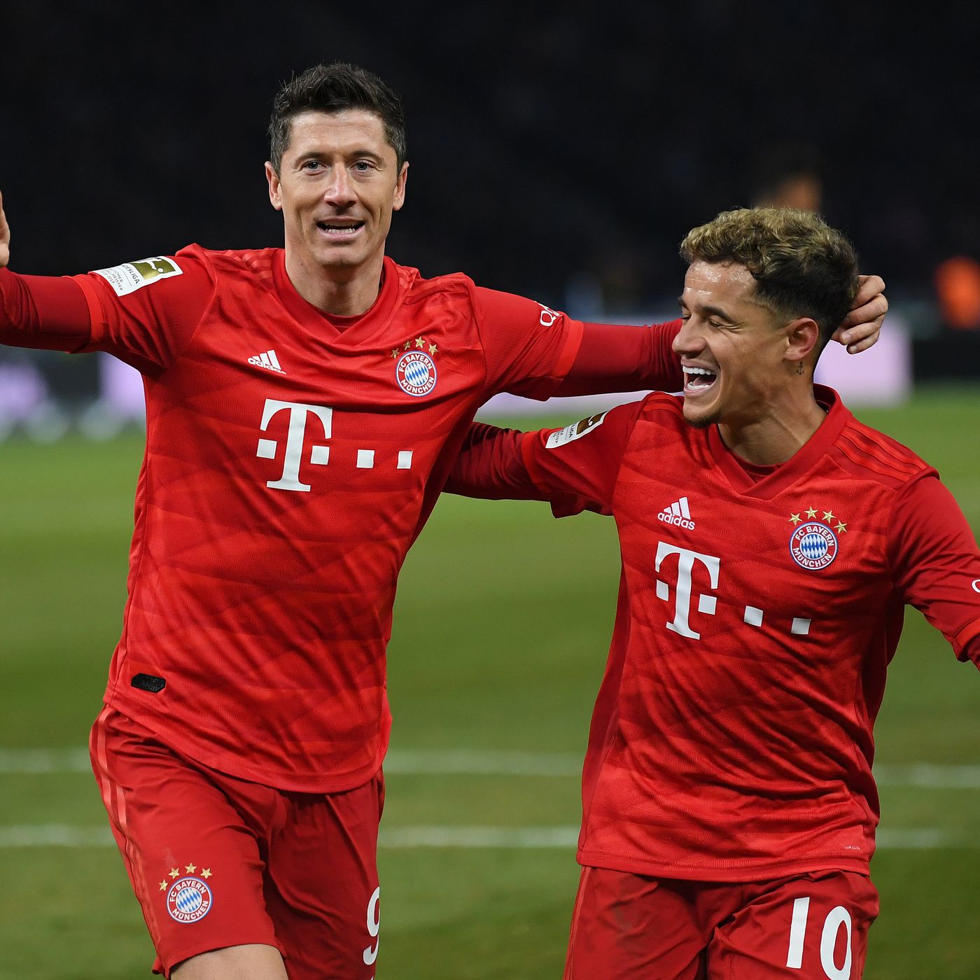 2 lí do khiến Bayern Munich phải giữ chân Lewandowski bằng mọi giá