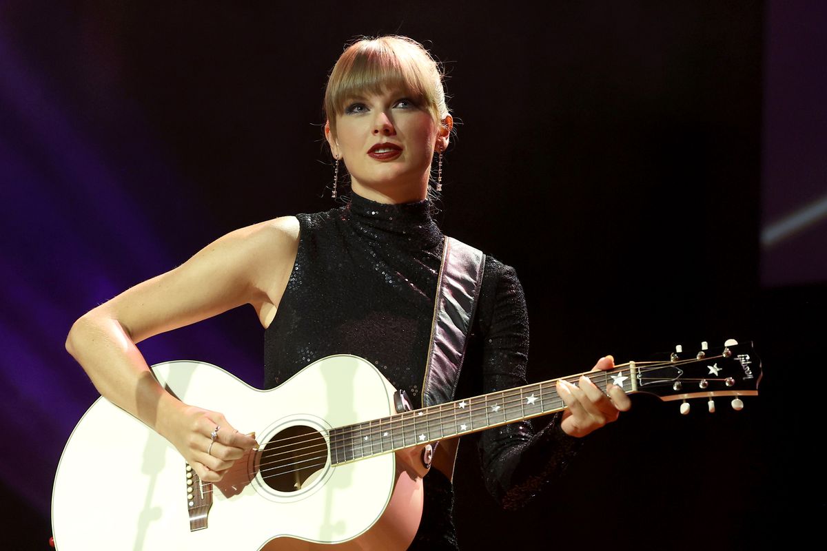 NSAI Songwriter-Artist of the Decade honoree, Taylor Swift performs onstage during NSAI 2022 Nashville Songwriter Awards at Ryman Auditorium on September 20, 2022 in Nashville, Tennessee.