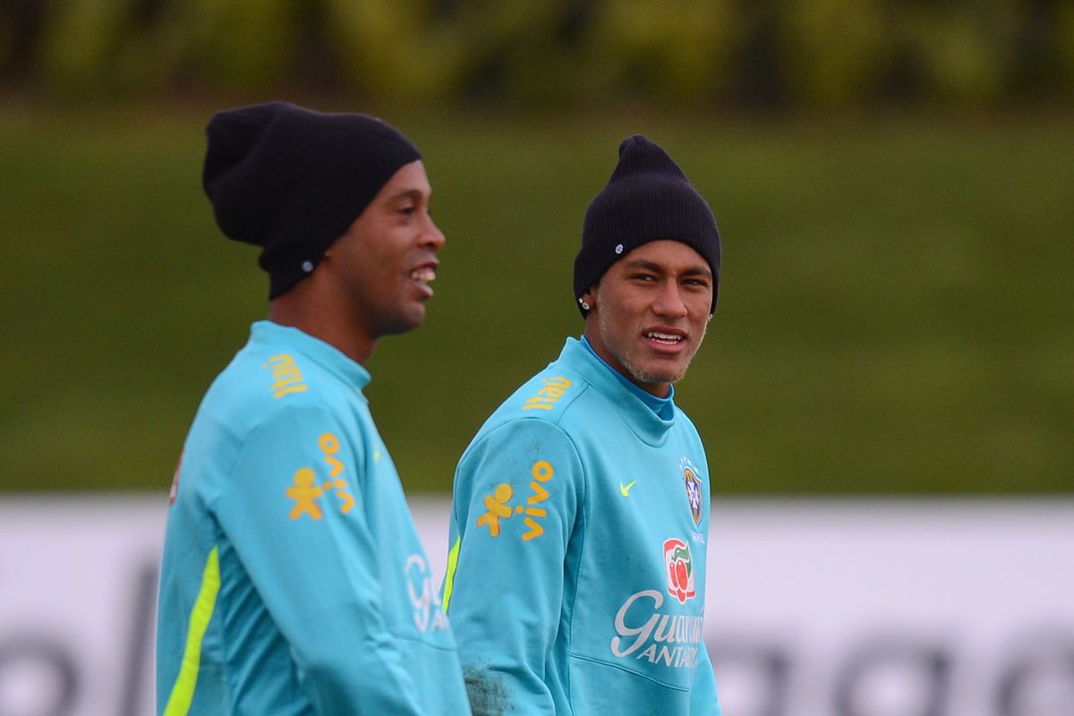 Think Ronaldinho gave Neymar any tips about Barcelona?