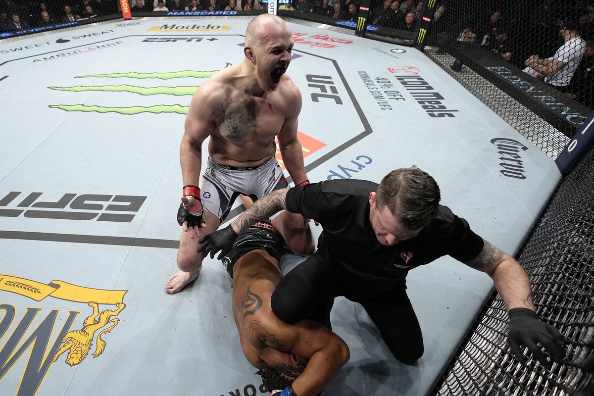UFC 272 results: Sergey Spivak demolishes Greg Hardy with vicious ground and pound in first round - MMA Fighting