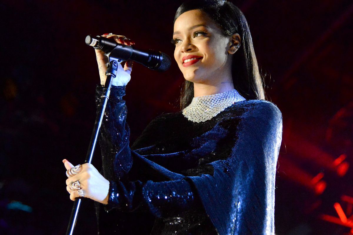  Rihanna performs onstage during "The Concert For Valor" at The National Mall on November 11, 2014 in Washington, DC. 