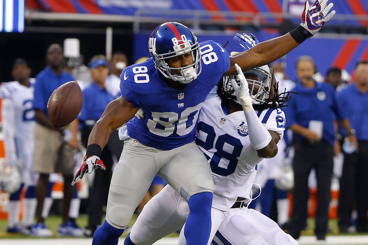 Victor Cruz might have been injured on this play