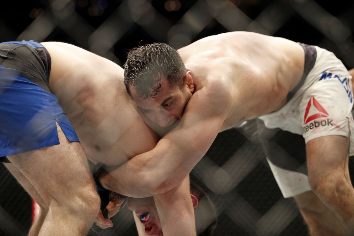 MMA: UFC 210-Weidman vs Mousasi