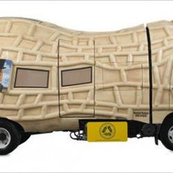 <a href="http://eater.com/archives/2011/02/22/planters-has-a-peanutshaped-truck-called-the-nutmobile.php" rel="nofollow">Planters Has a Peanut-Shaped Truck Called the Nutmobile</a><br />