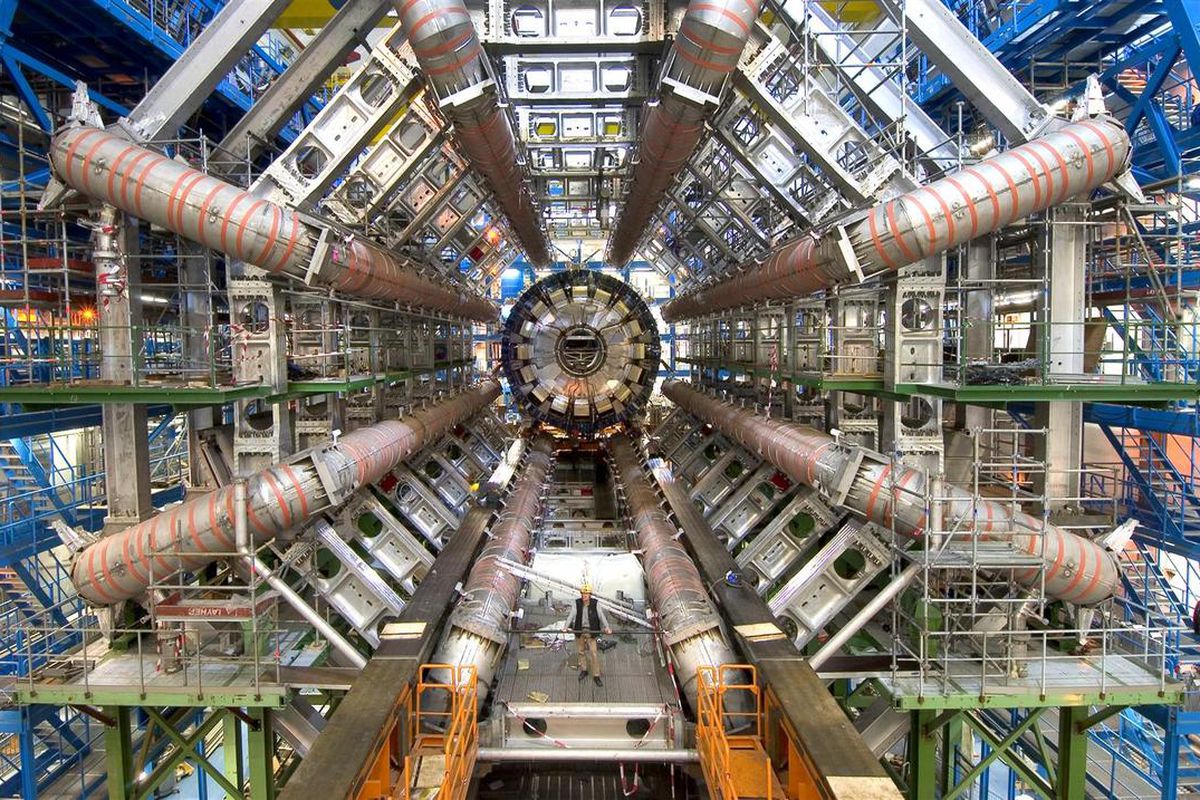 Short-Circuit-Stalls-Large-Hadron-Colliders-Restart1.jpg 