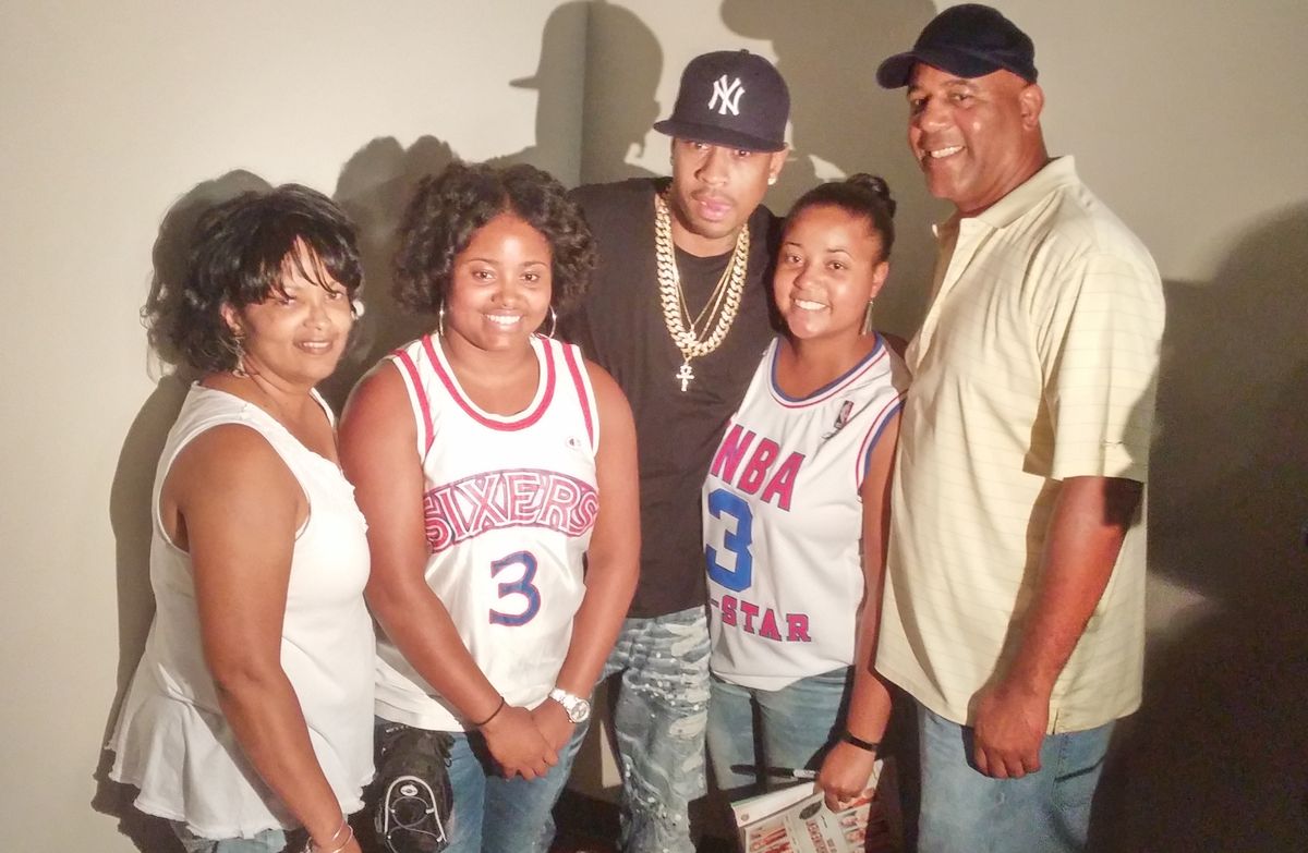 Allen Iverson posing with family members at the 2016 Basketball Hall of Fame press conference