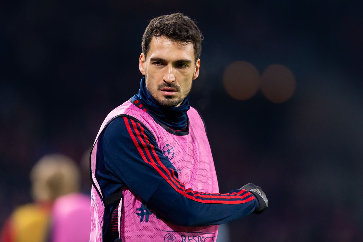Ajax v FC Bayern Muenchen - UEFA Champions League Group E
AMSTERDAM, NETHERLANDS - DECEMBER 12: Mats Hummels of Bayern Muenchen looks on during the UEFA Champions League Group E match between Ajax and FC Bayern Muenchen at Johan Cruyff Arena on December 12, 2018 in Amsterdam, Netherlands.
