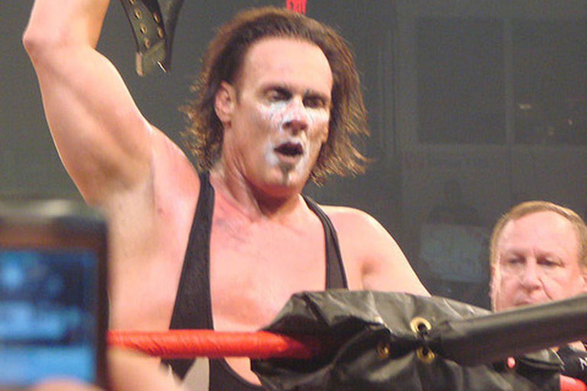 Sting is contending for the TNA World Heavyweight title again. 