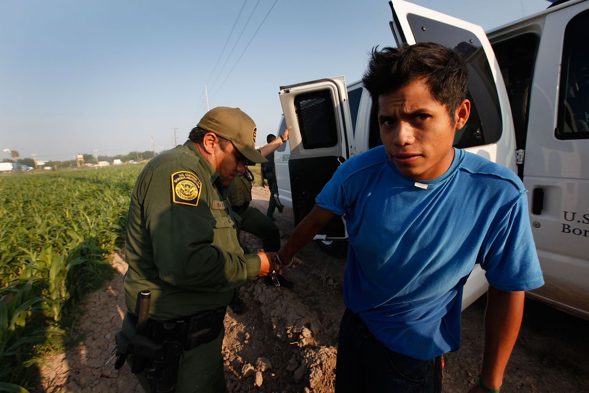 Agents Patrol Texas Border To Stop Illegal Immigrants From Entering U.S.