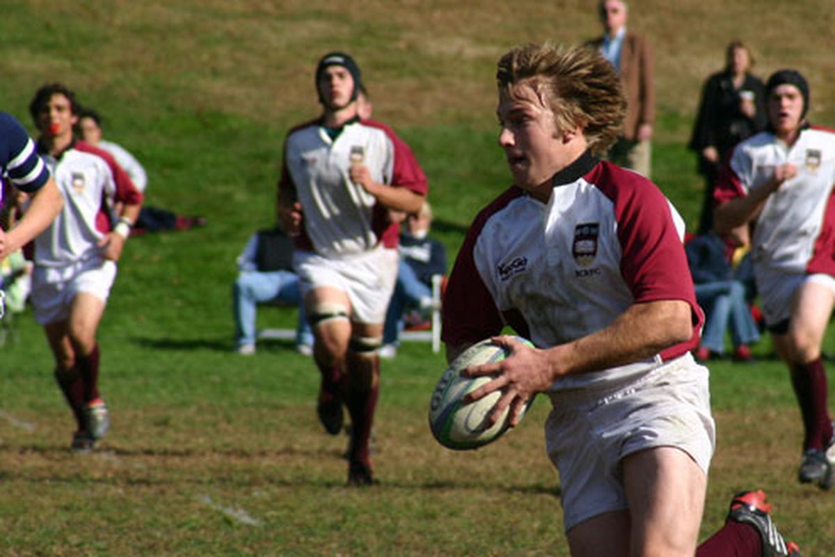 via <a href="http://upload.wikimedia.org/wikipedia/commons/e/ef/Boston_College_Rugby_Running_With_Ball.jpg">wikipedia.org</a>