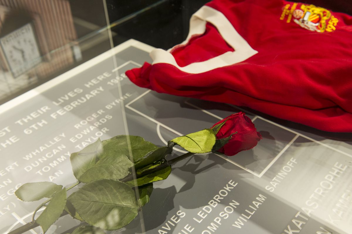 FC Bayern Muenchen Commemorates 1958 Airplane Crash