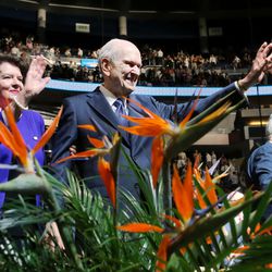 President Russell M. Nelson and his wife, Sister Wendy Nelson, smile and wave to the crowd as they and the others make their way off the stage at the Amway Center in Orlando, Florida, on Sunday, June 9, 2019.