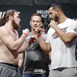 Jeremy Kimball and Dominic Reyes square off at UFC 218 weigh-ins.