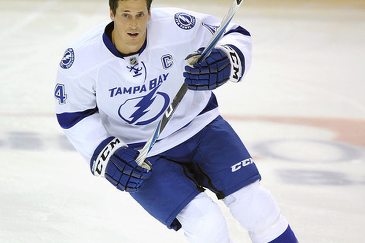WASHINGTON, DC - OCTOBER 10:  Vincent Lecavalier #4 of the Tampa Bay Lightning warms up before the game against the Washington Capitals at the Verizon Center on October 10, 2011 in Washington, DC.  (Photo by Greg Fiume/Getty Images)