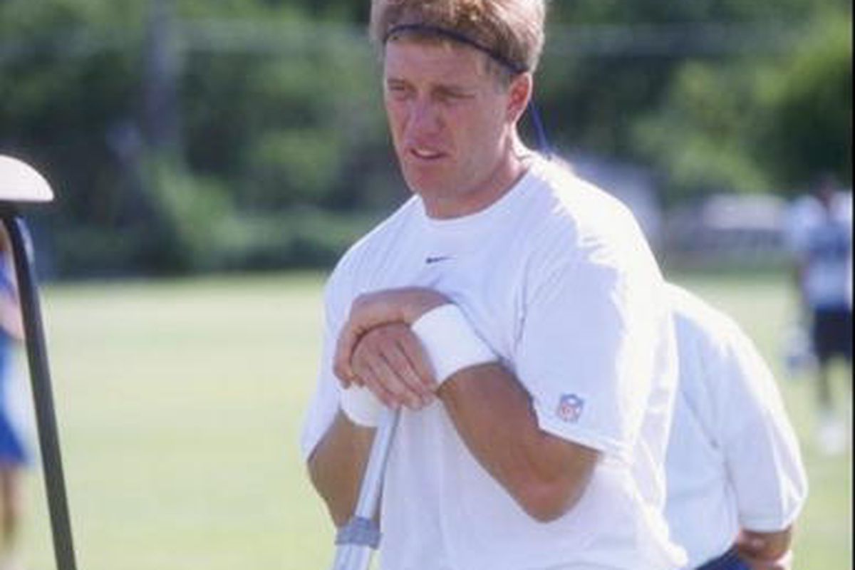 26 Jul 1998: Quarterback John Elway #7 of the Denver Broncos looks on during the 1998 Denver Broncos training camp