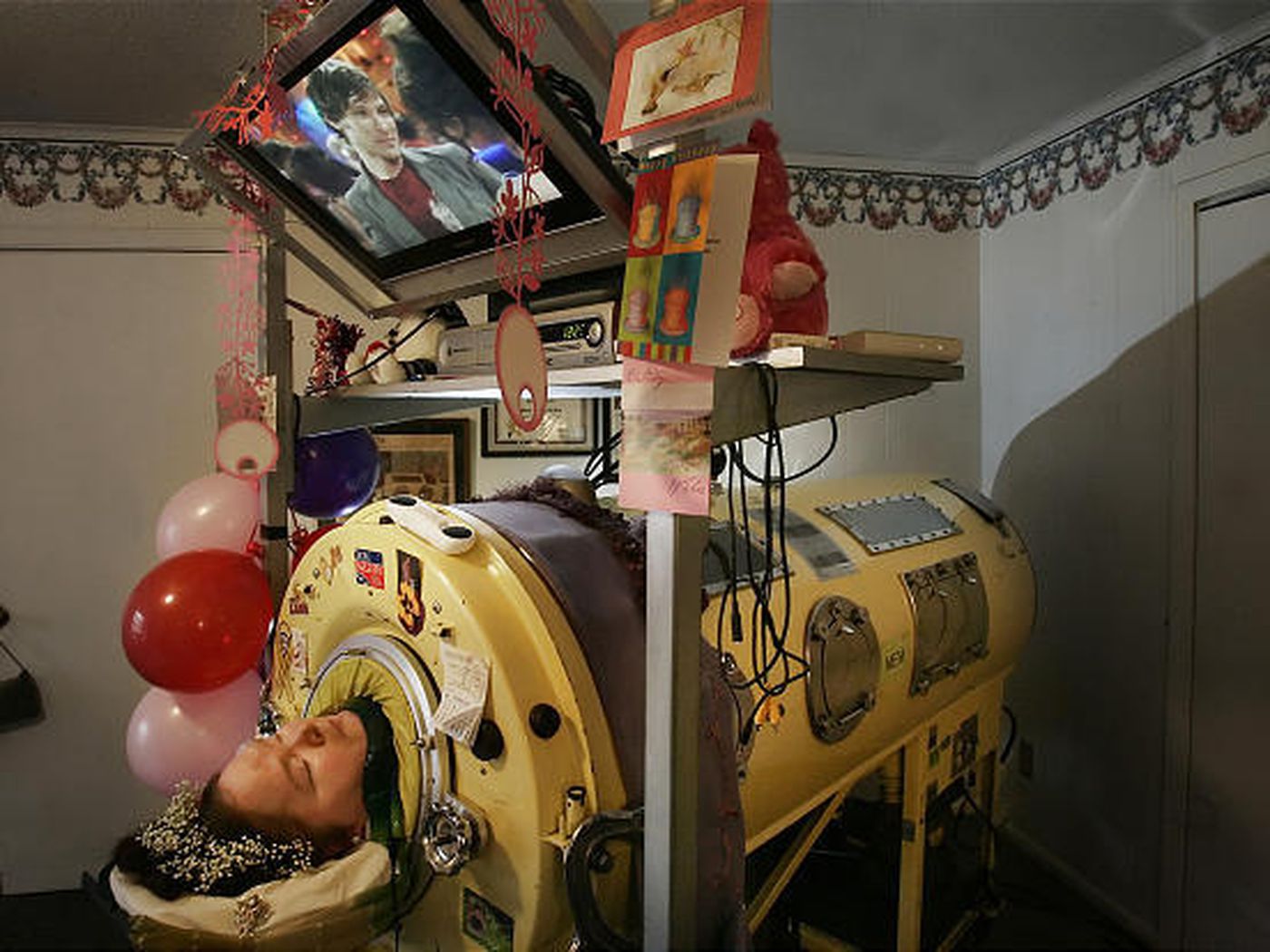 Woman who spent life in iron lung dies   Deseret News
