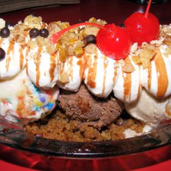 [Banana split from Oddfellows Ice Cream Co. By <a href="http://www.flickr.com/photos/37619222@N04/9676993774/in/pool-eater">The Food Doc</a>.]