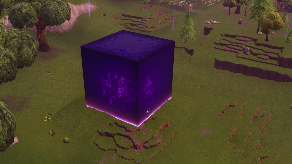 A purple cube in Fortnite