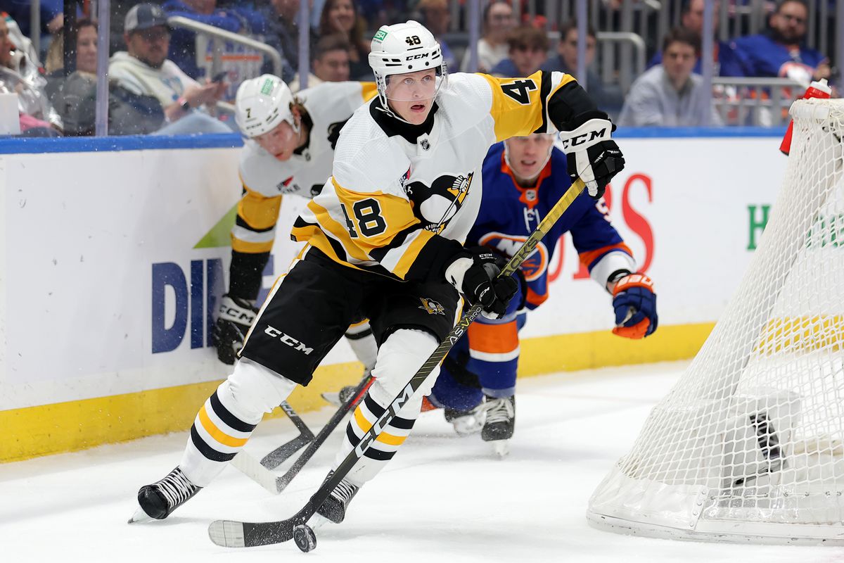 NHL: Pittsburgh Penguins at New York Islanders