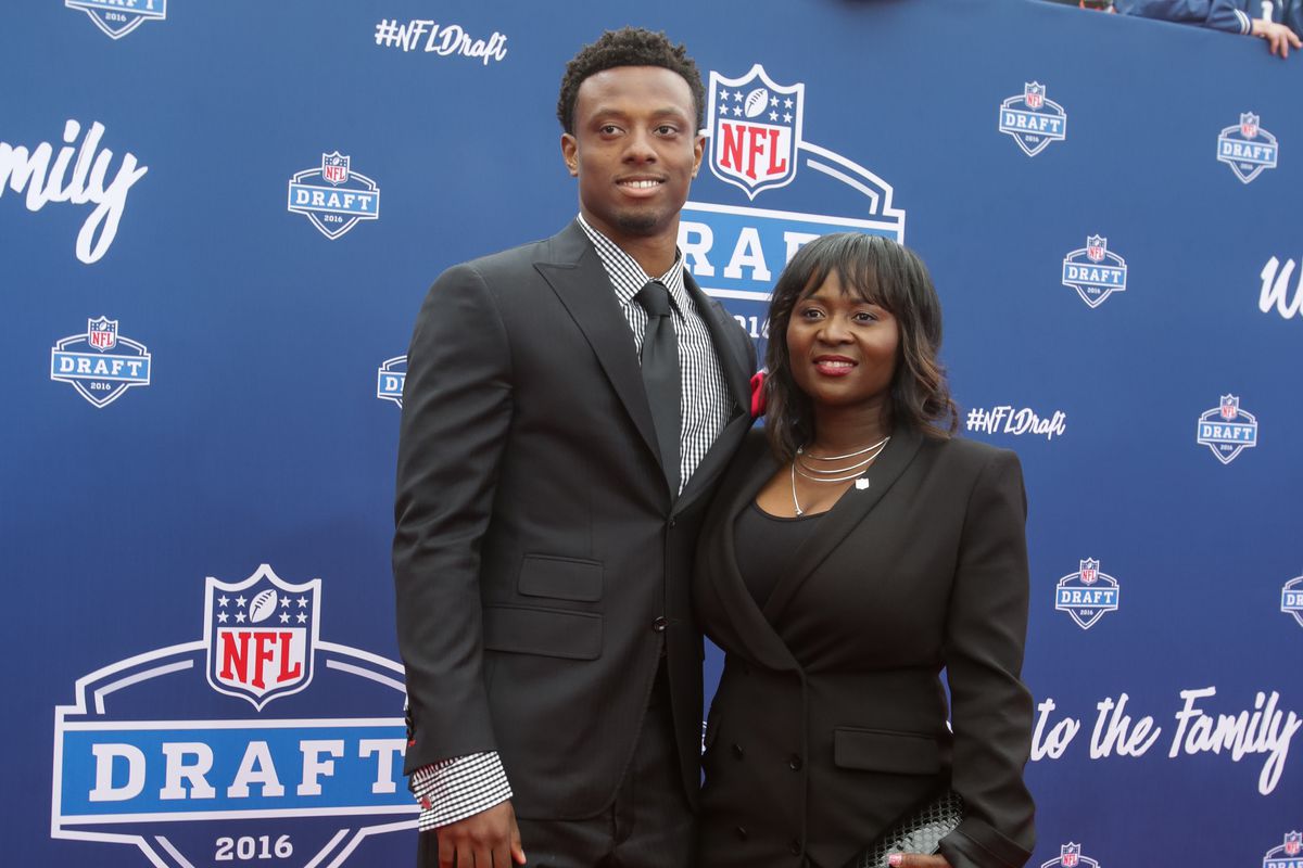 Eli Apple and his mom, Annie, at the draft