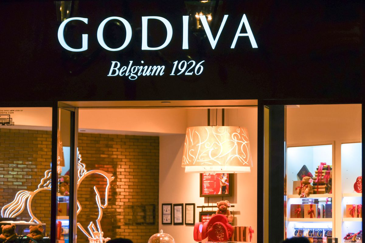 The front of a Godiva chocolate store