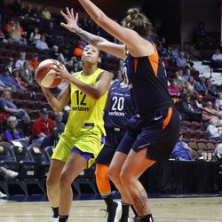 The Connecticut Sun take on the Dallas Wings in a WNBA preseason game at Mohegan Sun Arena in Uncasville, CT on May 8, 2018.