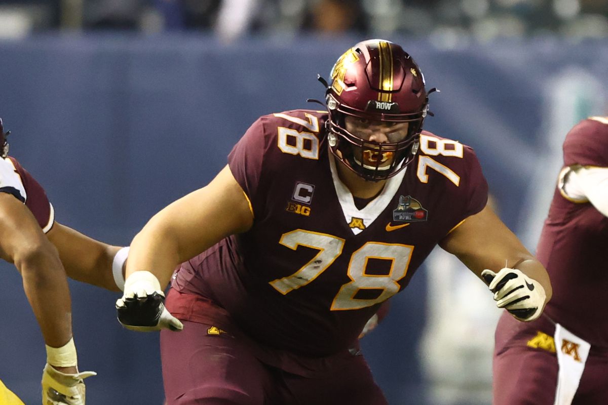 Golden Gophers offensive lineman Daniel Faalele (78) against the West Virginia Mountaineers in the Guaranteed Rate Bowl at Chase Field.