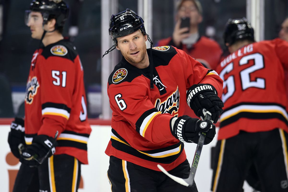 Dennis Wideman rejoins the Flames after missing the last 19 games due to a suspension