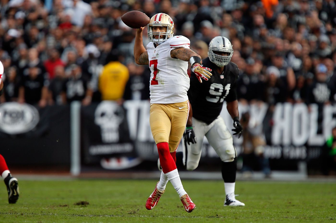 With Derek Carr to miss time with injury, it's time to ask the obligatory  question: Should the Raiders sign Colin Kaepernick? - Silver And Black Pride