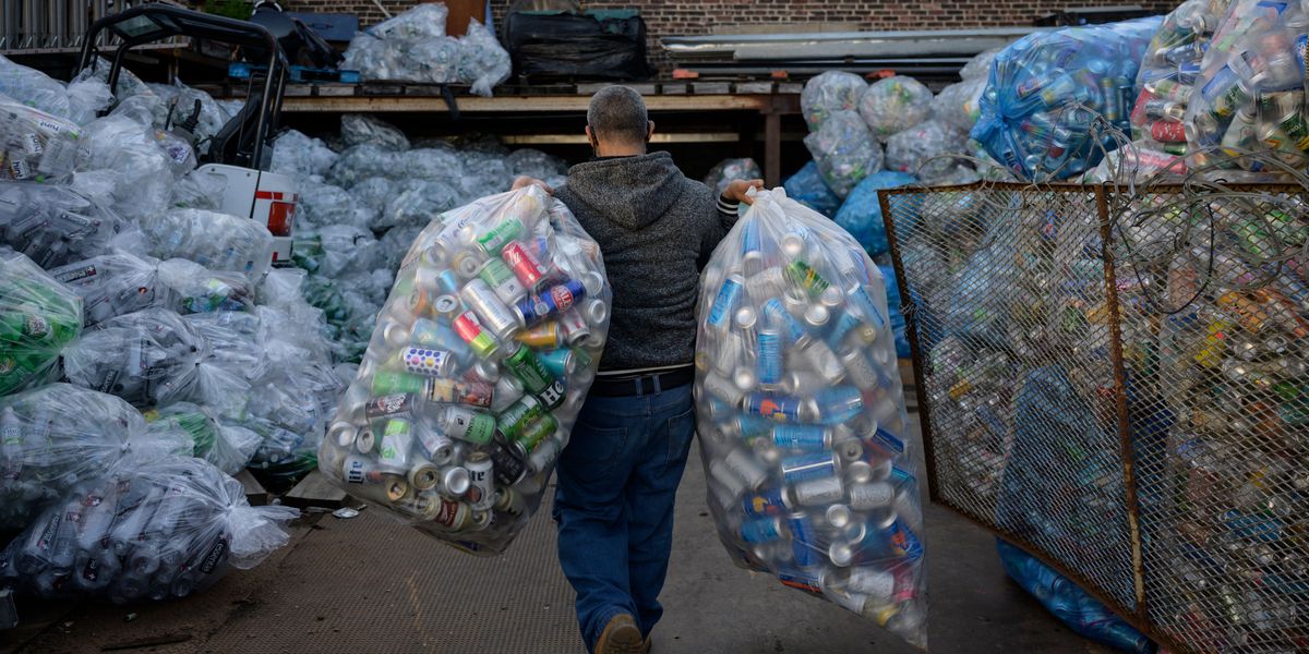 The US finally adopts a national recycling strategy