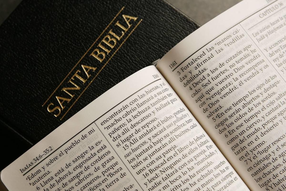 The LDS Spanish language Bible was released in 2009.