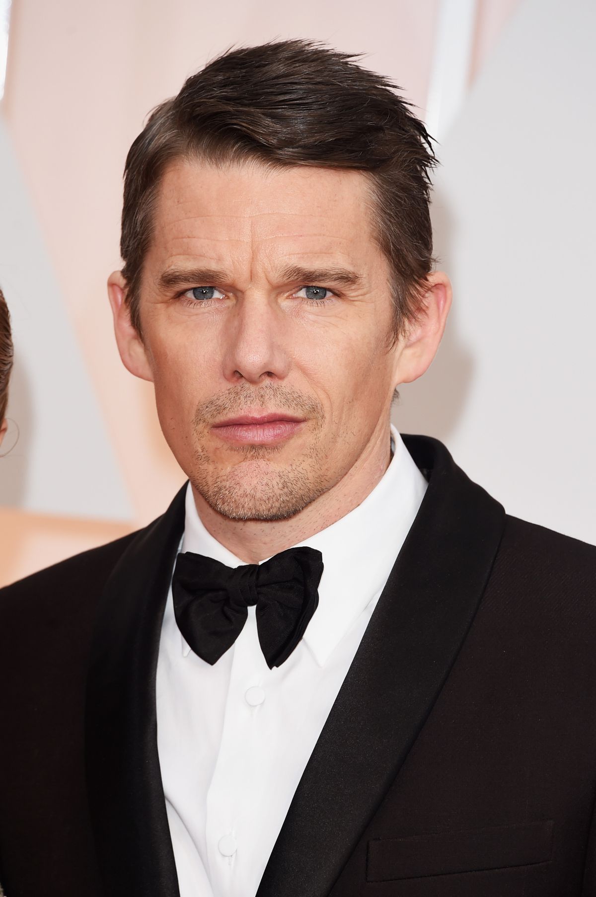 A perfectly scruffy Ethan Hawke at the 2015 Oscars.