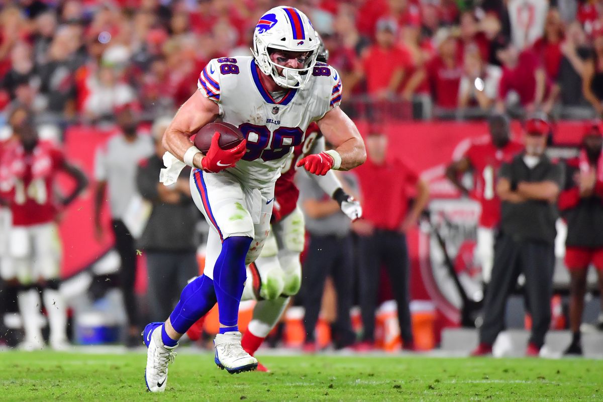Dawson Knox #88 of the Buffalo Bills runs the ball during the second half against the Tampa Bay Buccaneers at Raymond James Stadium on December 12, 2021 in Tampa, Florida.