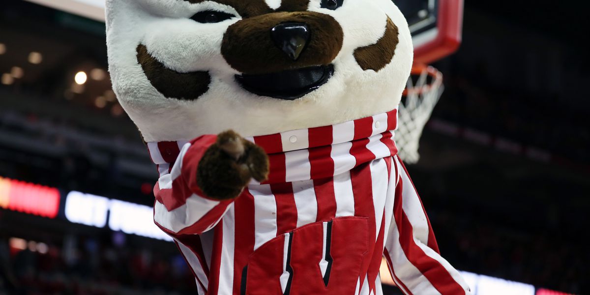 Why your mascot sucks: University of Wisconsin Badgers - Bucky's 5th Quarter