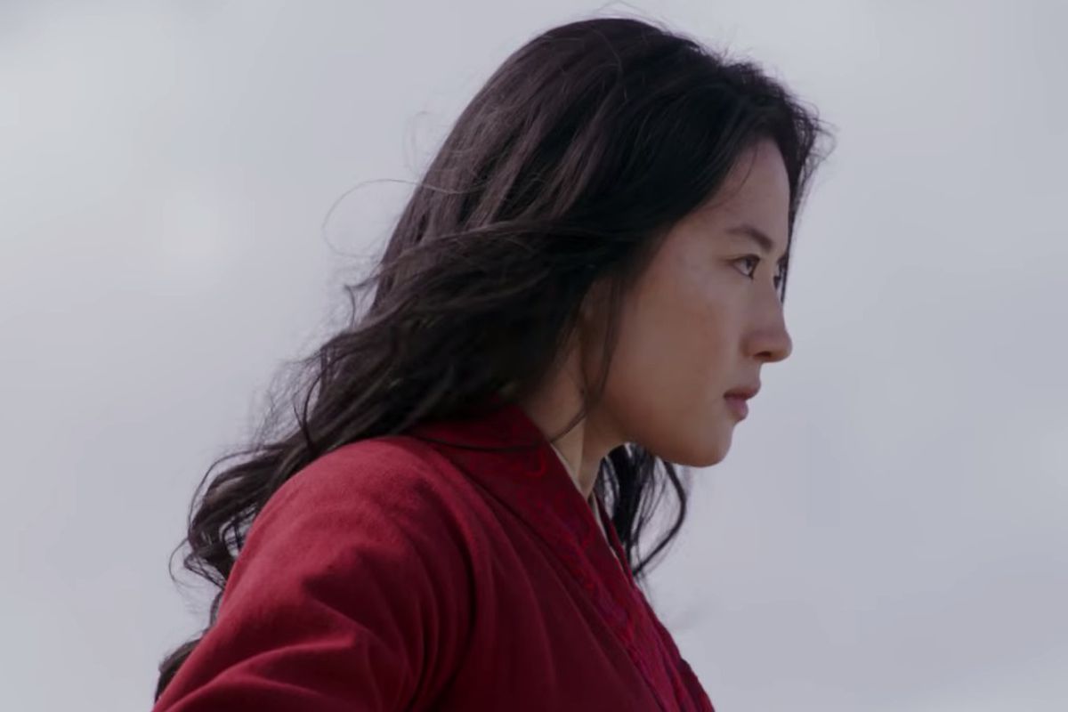 The trailer, which you can watch below, shows the young and opportunistic Mulan preparing for battle.