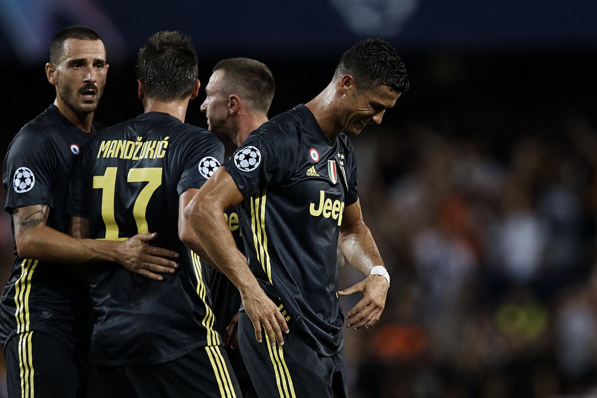 Valencia v Juventus - Champions League Group H