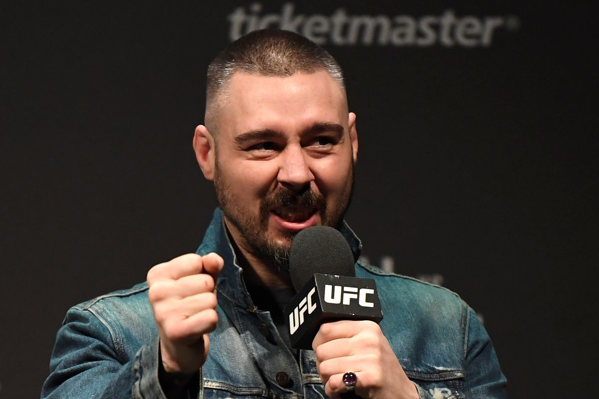 Former UFC title challenger Dan Hardy at a Q&amp;A session in London in 2019. 