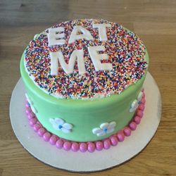 Once you've shopped your heart out, what better way to end the day than on a sweet note. Head to <b>Duff's Cakemix</b> (8302 Melrose Ave) and treat yourself to something yummy. Unlike other cake shops, the game-changing spot allows customers to decorate t