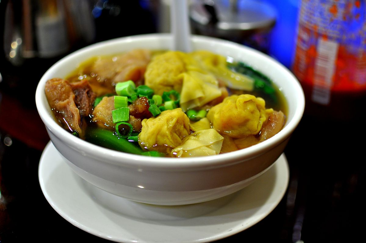 Wonton noodle soup at New Dragon Chinese Restaurant
