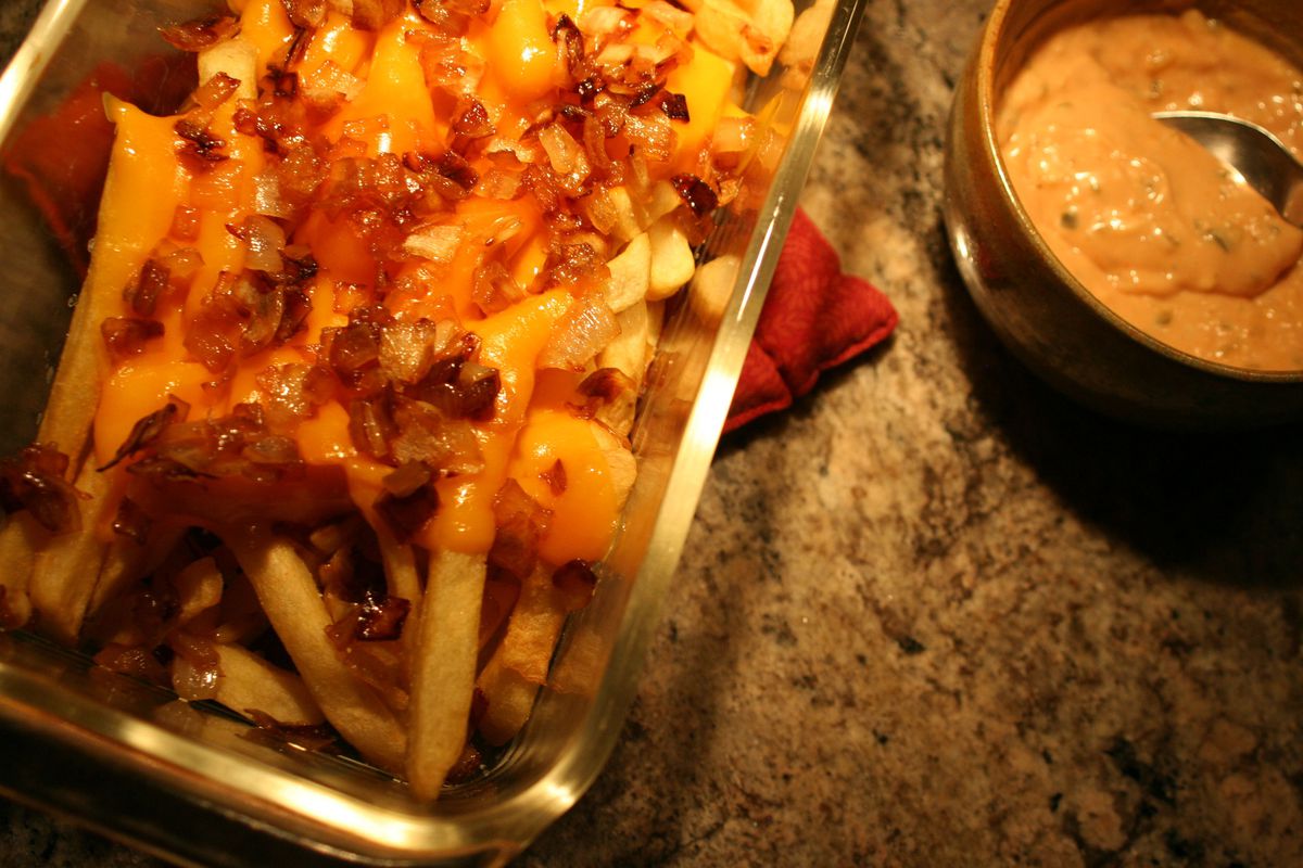 dd fries, cheese and onion
