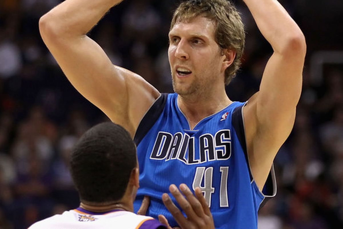 Dirk Nowitzki is back from Los Angeles and ready to finish the regular season. (Photo by Christian Petersen/Getty Images)