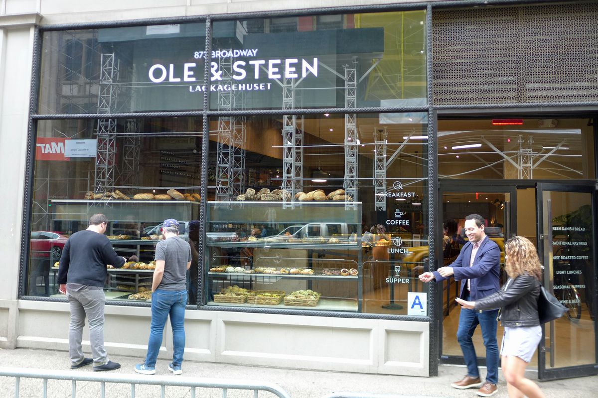 Ole &amp; Steen exterior
