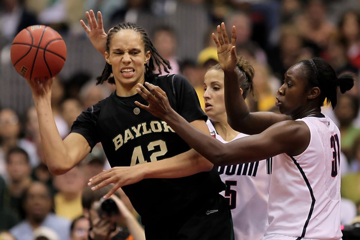 A freshman Brittney Griner against eventual 2010 national champions, Connecticut. (Photo by Jeff Gross/Getty Images)
