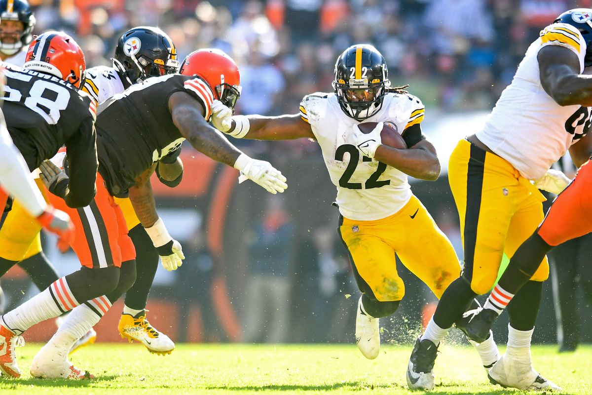 Najee Harris #22 of the Pittsburgh Steelers carries the ball during the second half against the Cleveland Browns at FirstEnergy Stadium on October 31, 2021 in Cleveland, Ohio.