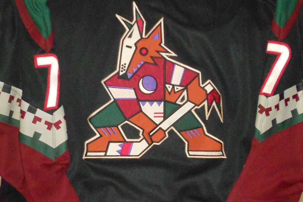 Coyotes signed Keith Tkachuk jersey circa 1998