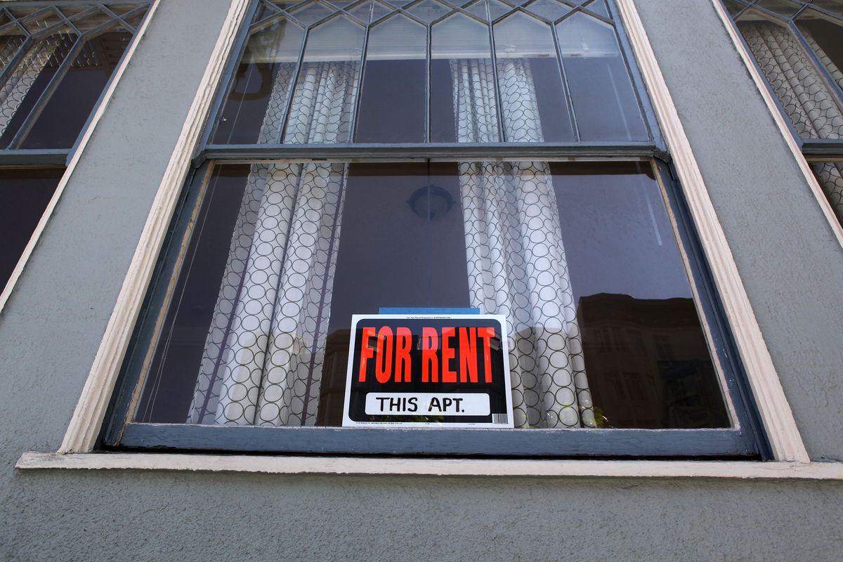 For rent sign in apartment
