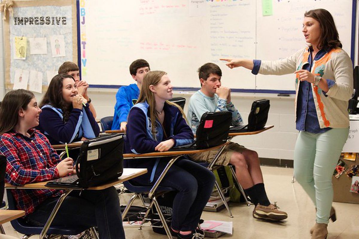 A teacher instructs students in a Tennessee classroom. (Photo courtesy of Tennessee Department of Education)
