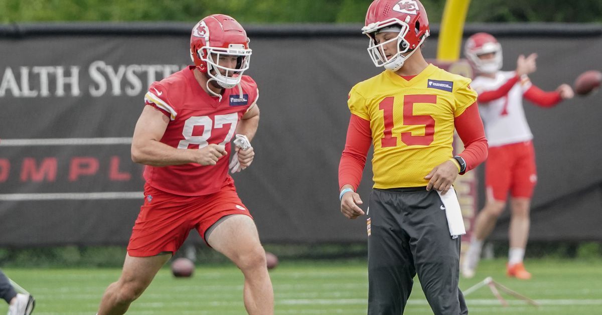 Travis Kelce focused on evolving with new Chiefs offense, not size of contract