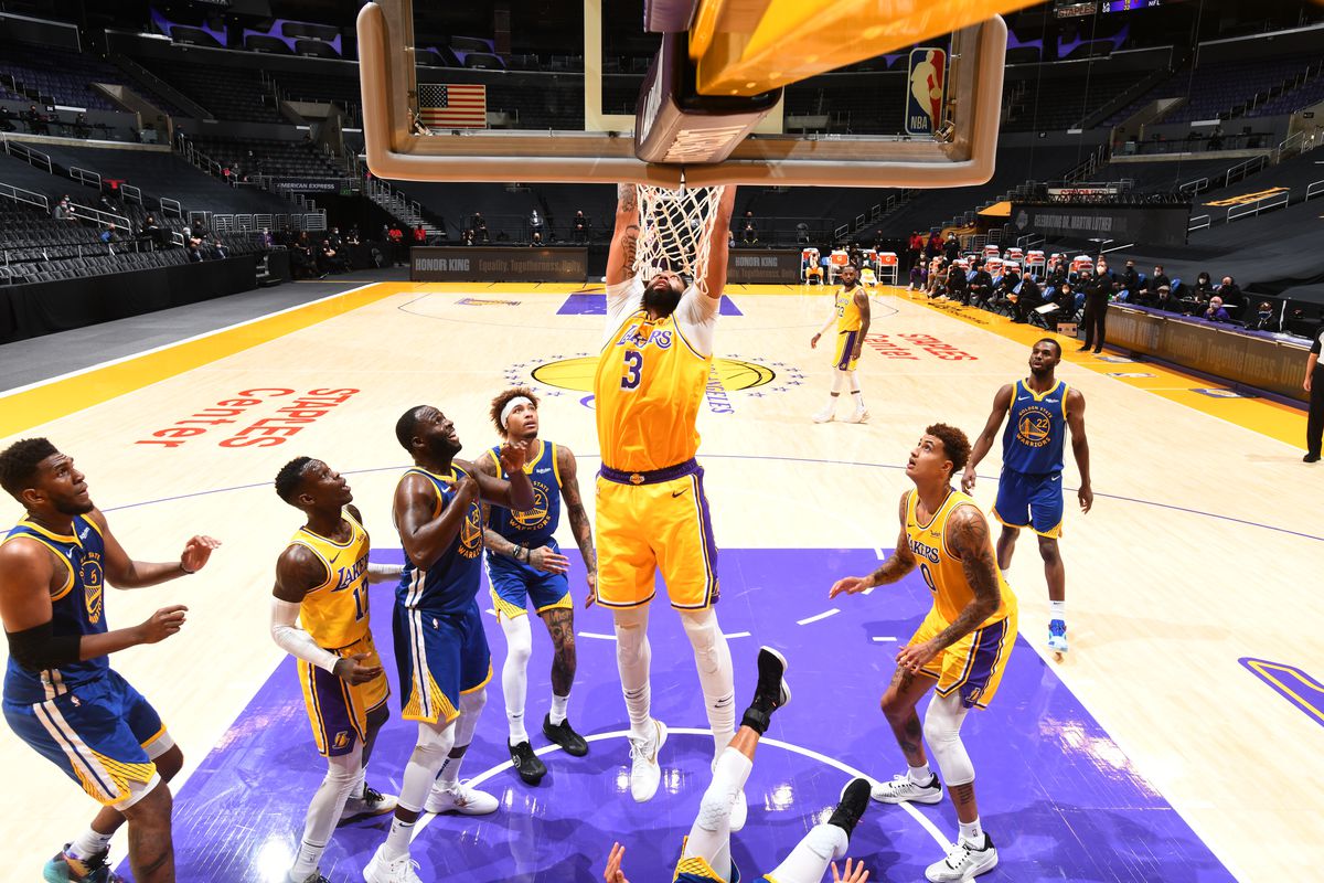 Anthony Davis #3 of the Los Angeles Lakers dunks the ball during the game against the Golden State Warriors on January 18, 2021 at STAPLES Center in Los Angeles, California.&nbsp;
