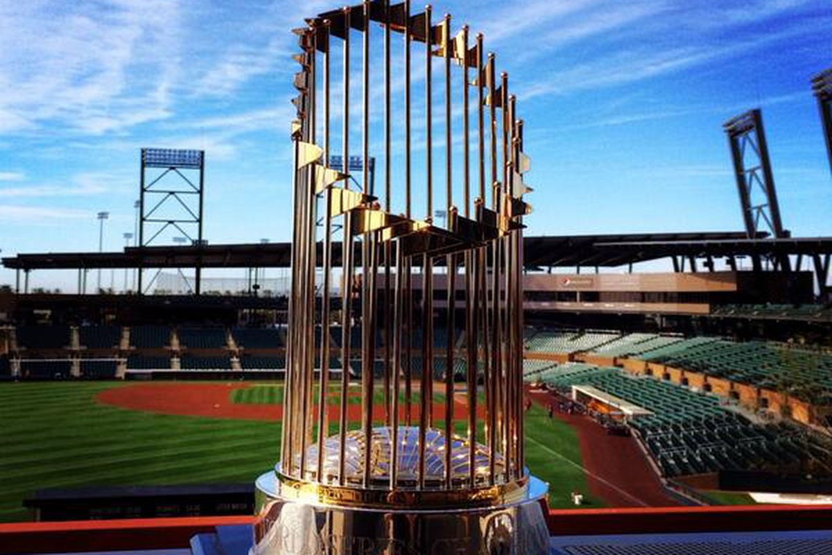 Before today's game, #Dbacks fans can take photos with our 2001 World Series trophy on the LF concourse.